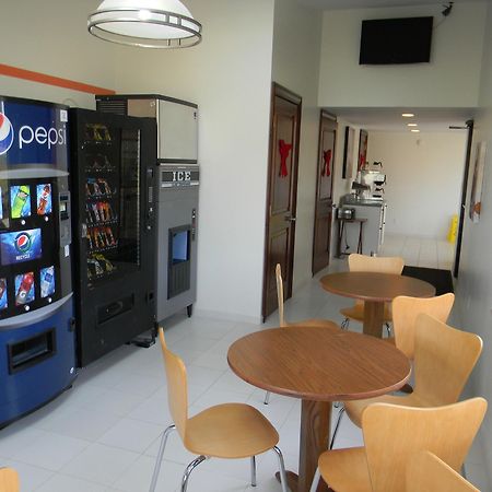 Americas Best Value Inn Heath-Newark Exteriör bild