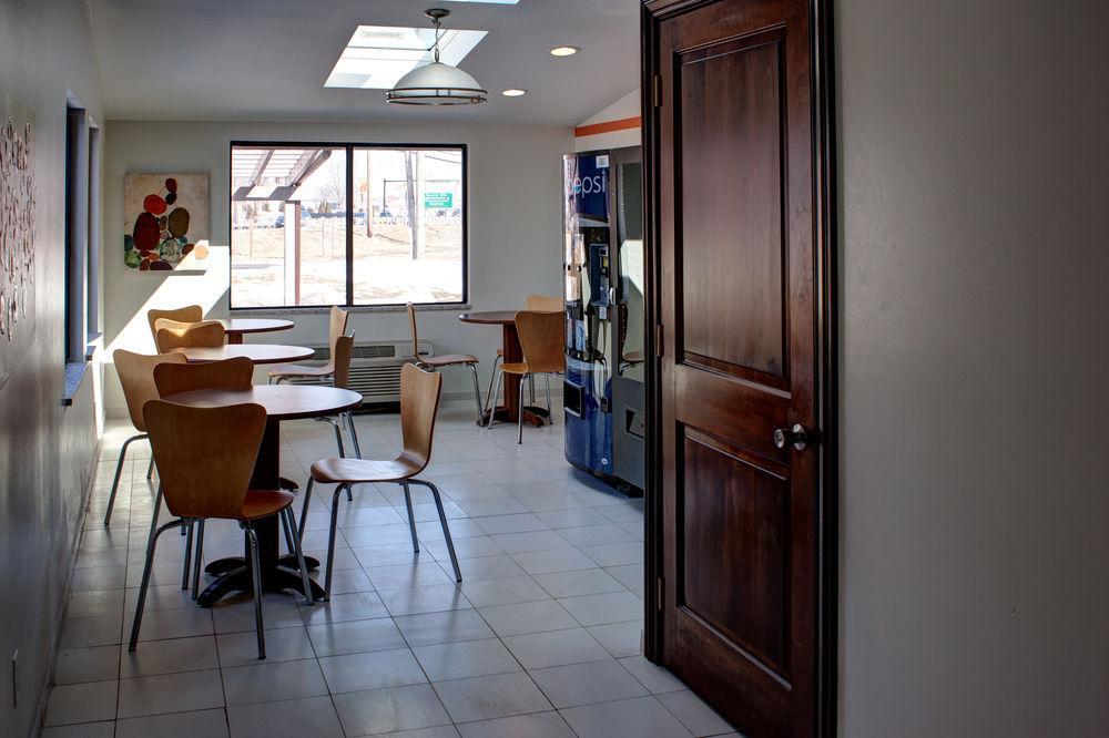 Americas Best Value Inn Heath-Newark Exteriör bild