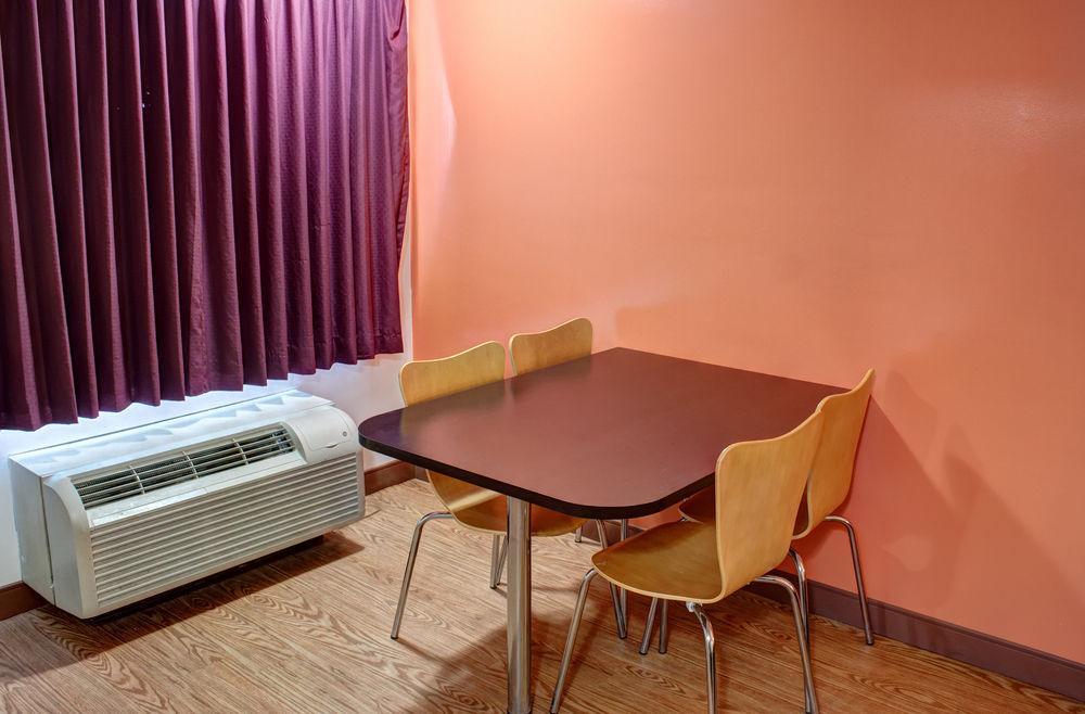 Americas Best Value Inn Heath-Newark Exteriör bild