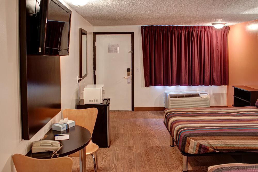Americas Best Value Inn Heath-Newark Exteriör bild