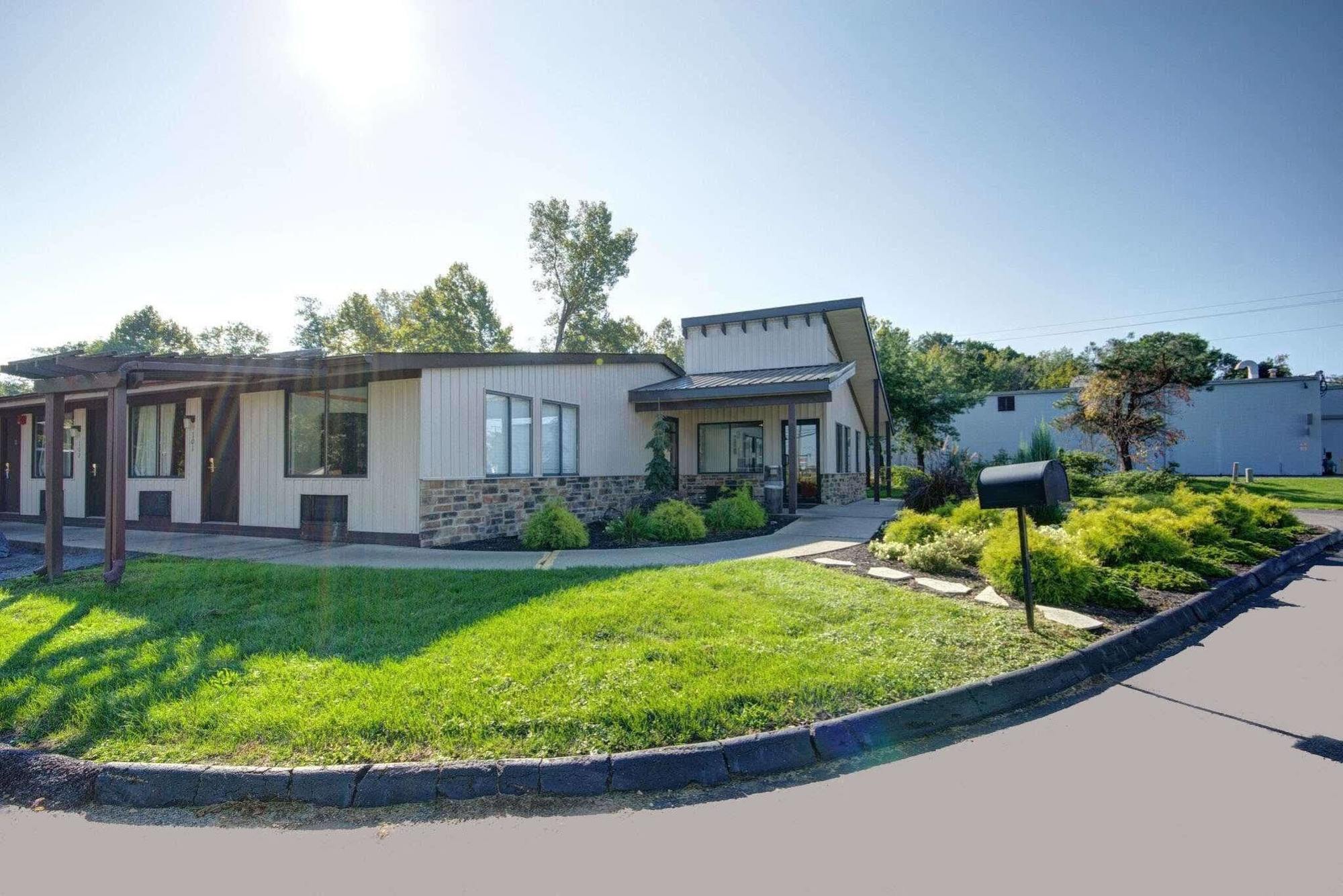 Americas Best Value Inn Heath-Newark Exteriör bild